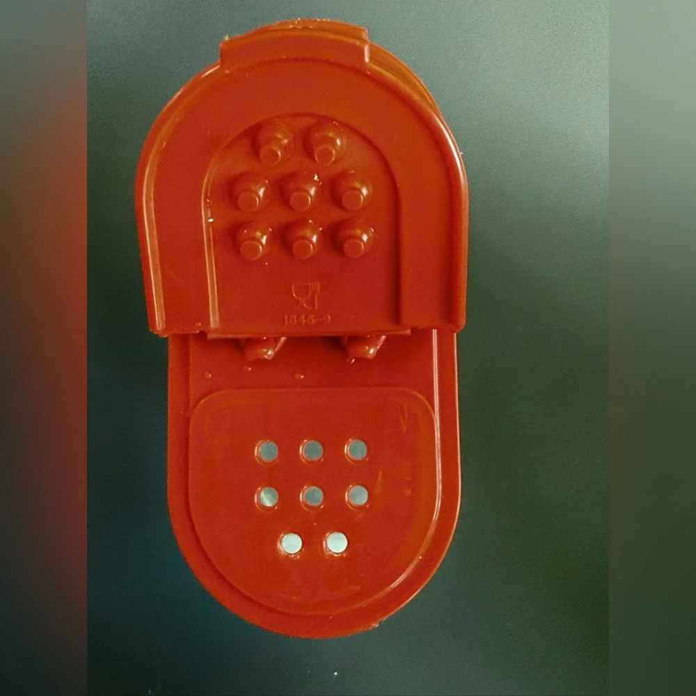 Tupperware Yellow Quick Shake & mini spice salt pepper Vintage set 5 pieces - Picture 6 of 6